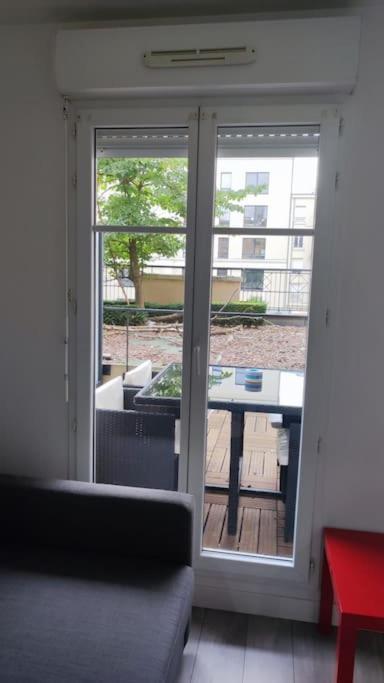 Apartamento Studio - 1 Min Rer - 10Min Disney & 30 Min Paris - Free Parking & Wifi Bussy-Saint-Georges Exterior foto