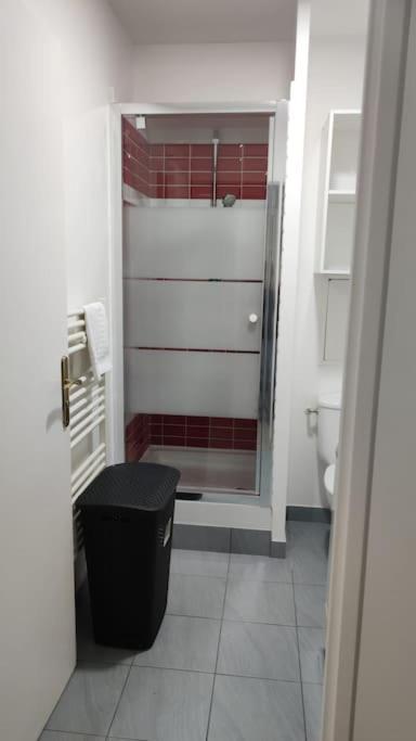 Apartamento Studio - 1 Min Rer - 10Min Disney & 30 Min Paris - Free Parking & Wifi Bussy-Saint-Georges Exterior foto