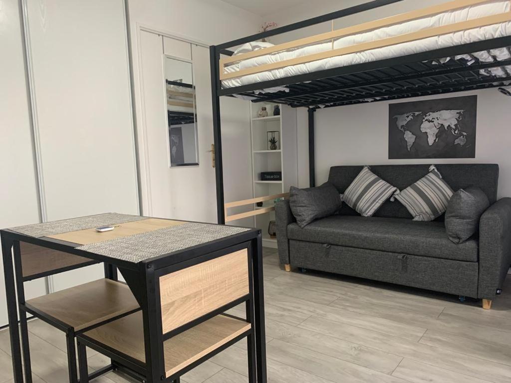Apartamento Studio - 1 Min Rer - 10Min Disney & 30 Min Paris - Free Parking & Wifi Bussy-Saint-Georges Exterior foto
